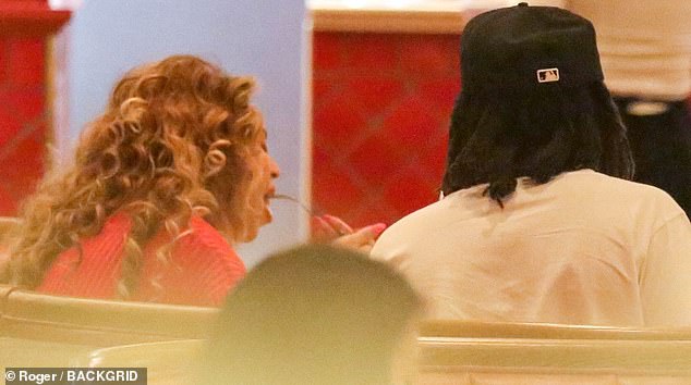 1645908338 839 Beyonce and Jay Z look madly in love and enjoy red