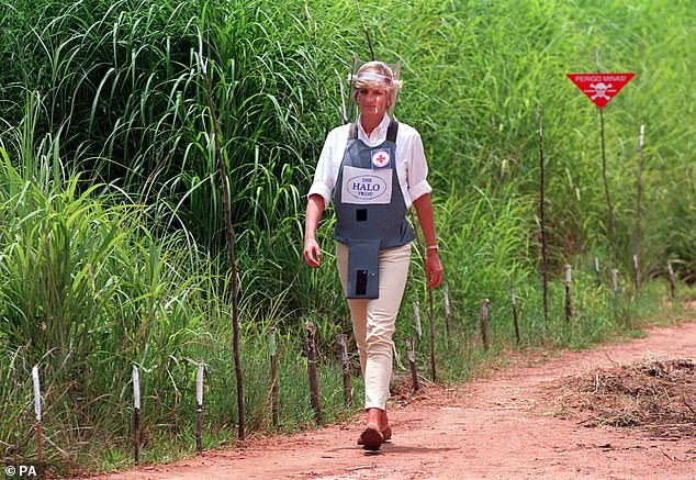 Princess Diana in a bomb shelter visiting a minefield in Huambo, Angola, 1997.