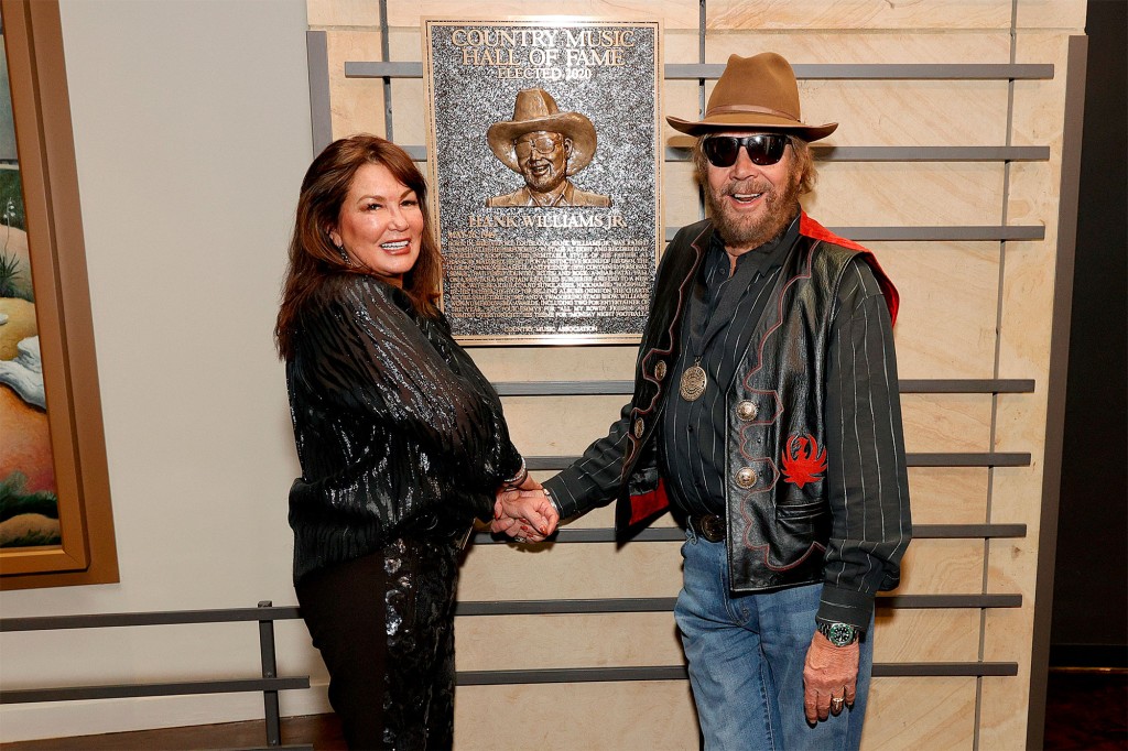 Mary Jane Thomas is survived by Hank Williams Jr., her son and three grandchildren, reports TMZ.