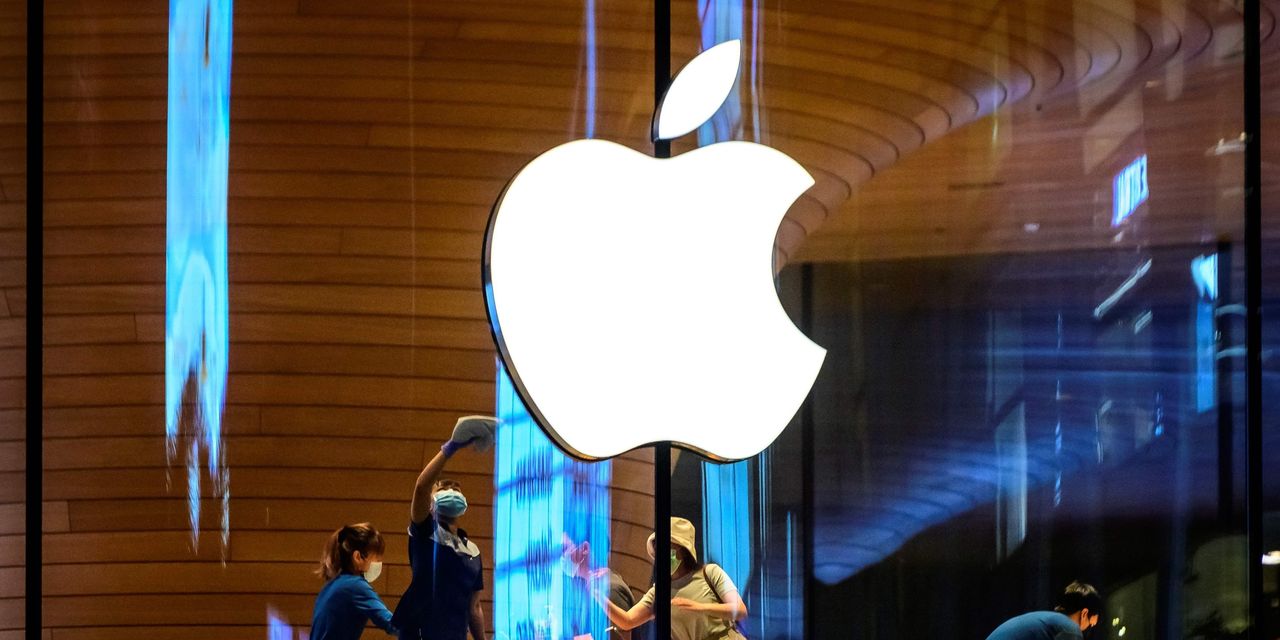 Apple reportedly wants to handle its own financial services and