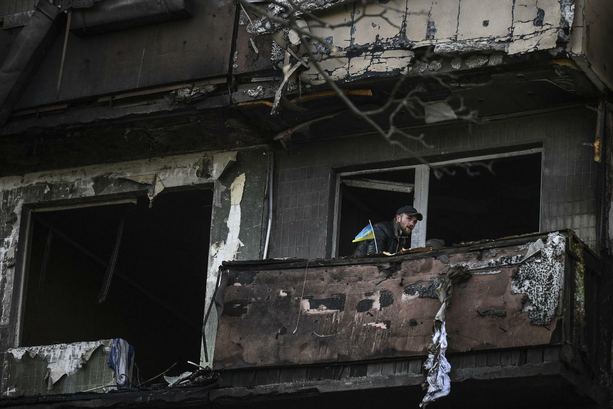 UkraineRussia War Mariupol School Hit 400 Refugees Inside