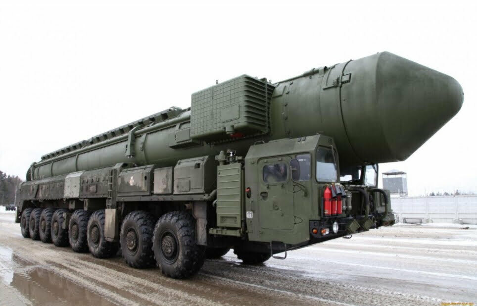 What are hypersonic missiles used by the Russians in Ukraine