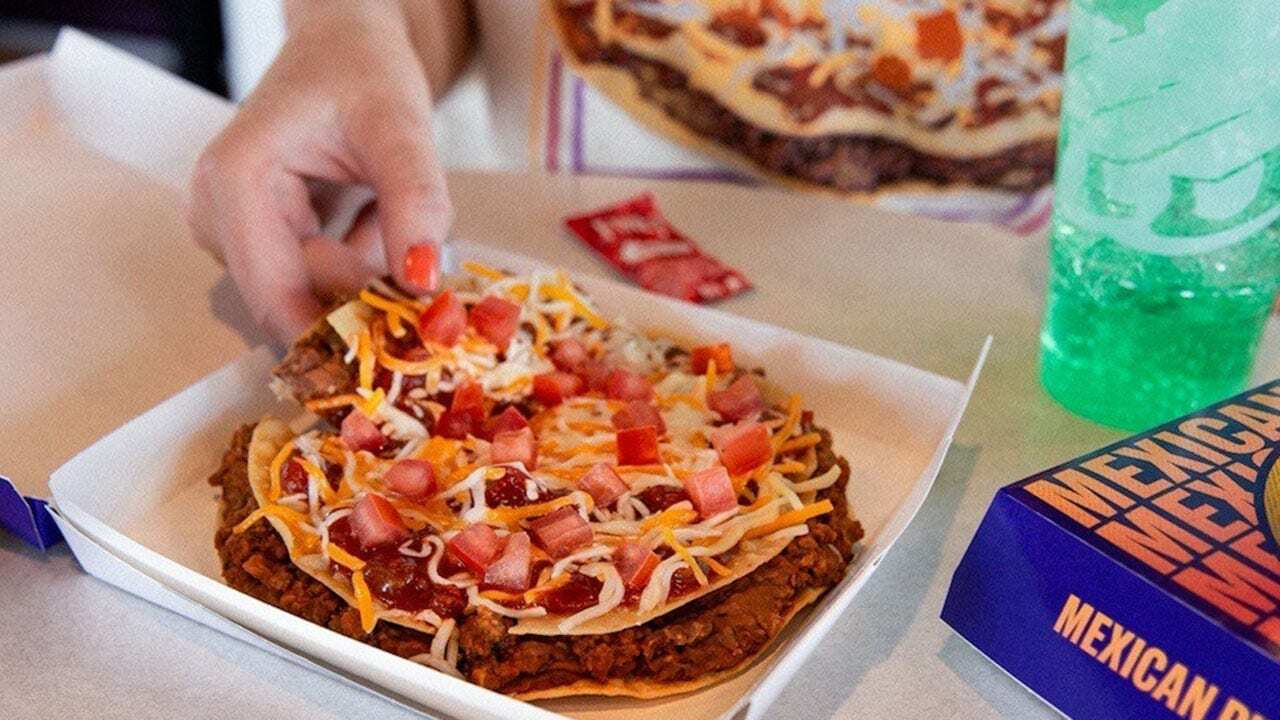 1650303845 Taco Bell announces return date for Mexican pizza