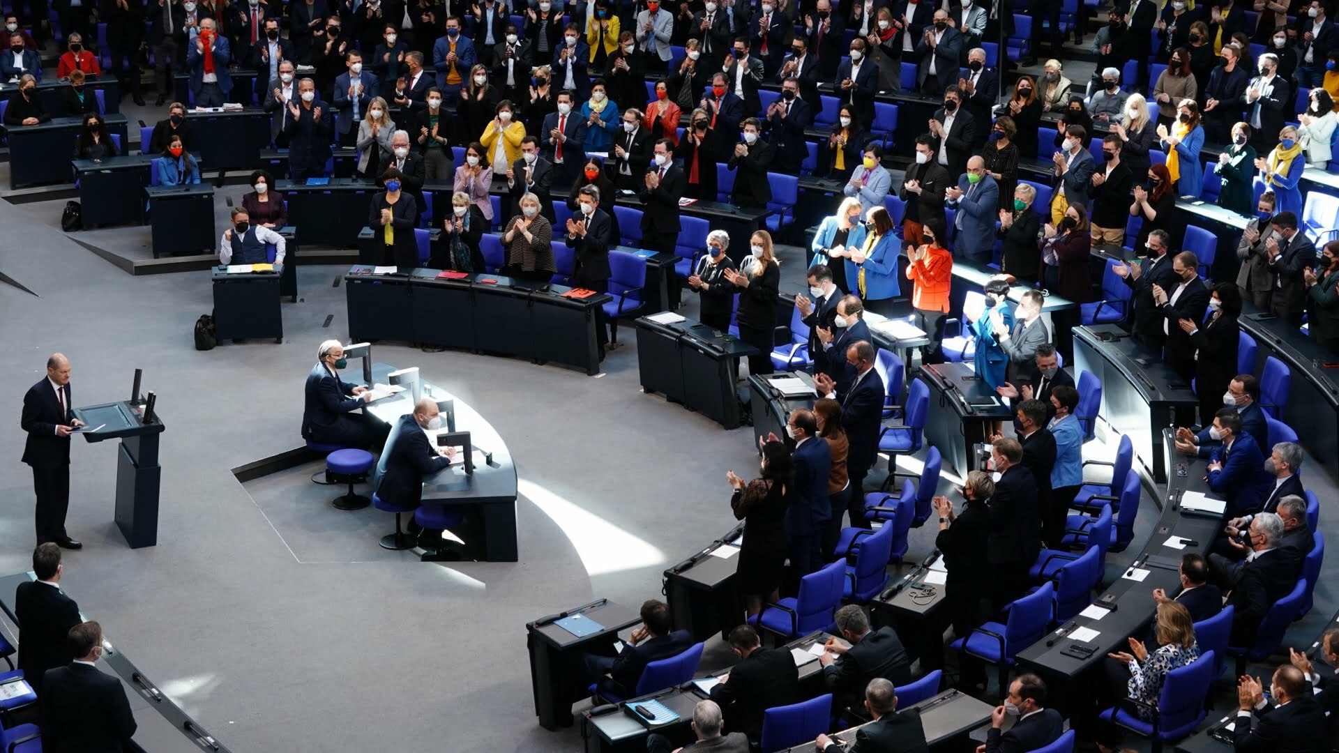 First reading on the Bundestag theres a lot to talk