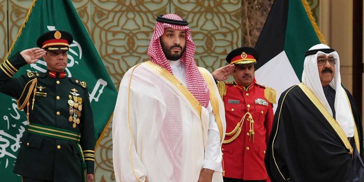 MBS threatens to punish Biden by closing in on Russia