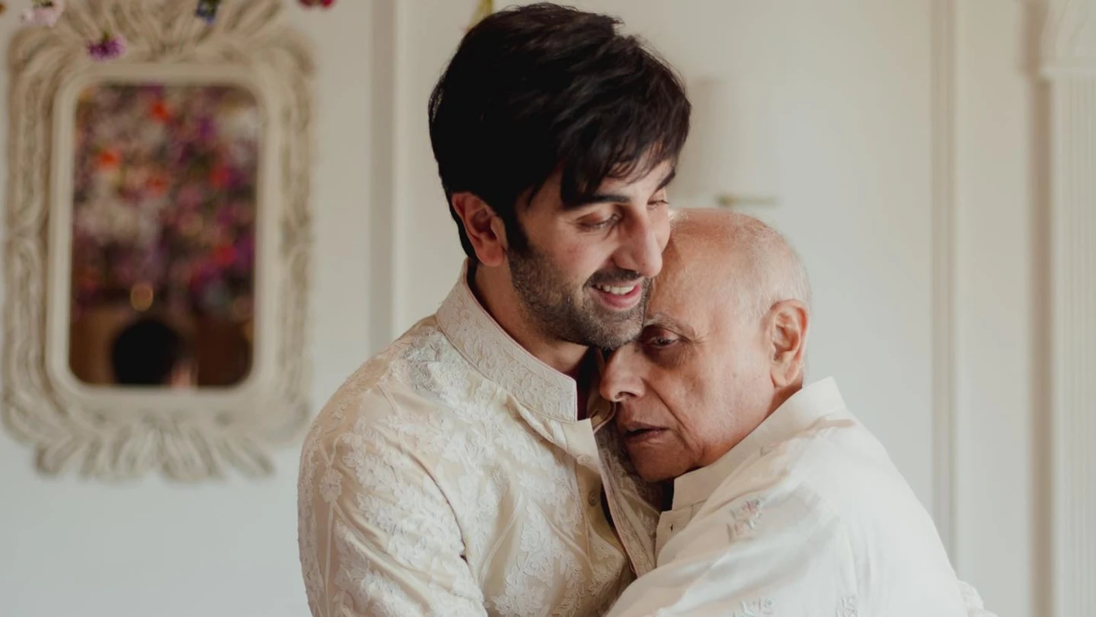 Ranbir Kapoor hugs father in law Mahesh Bhatt in new wedding anniversary