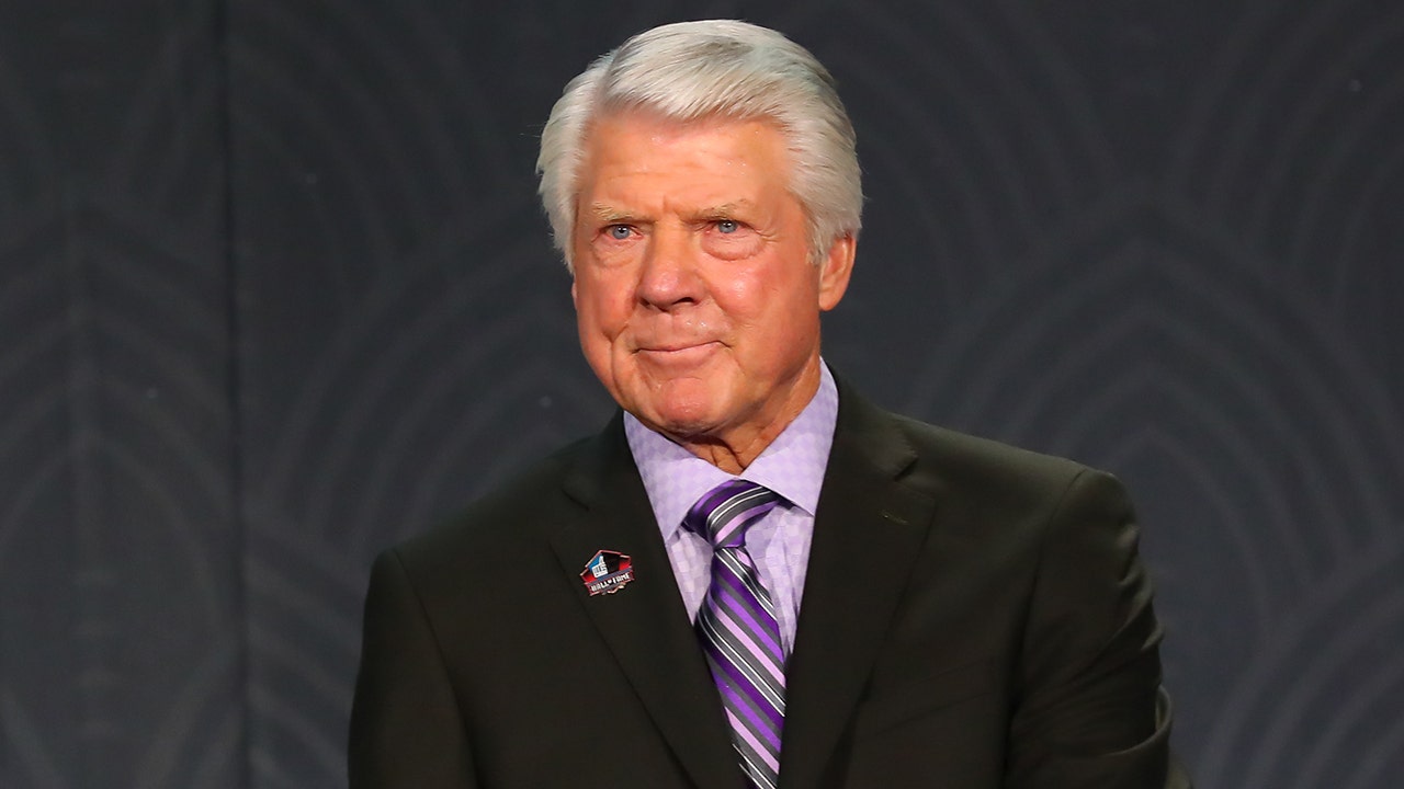 1674511406 Super Bowl champion Jimmy Johnson has a one word tweet to