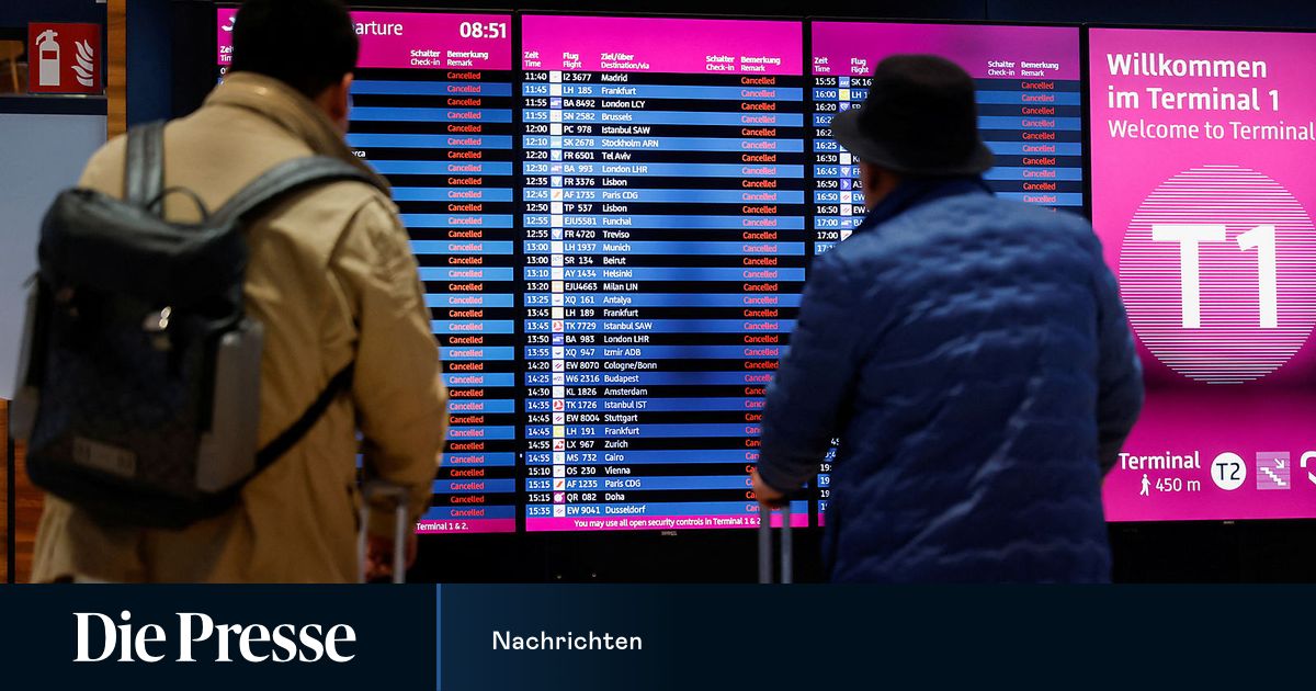 Alert strike paralyzes Berlin airport and affects nine flights to