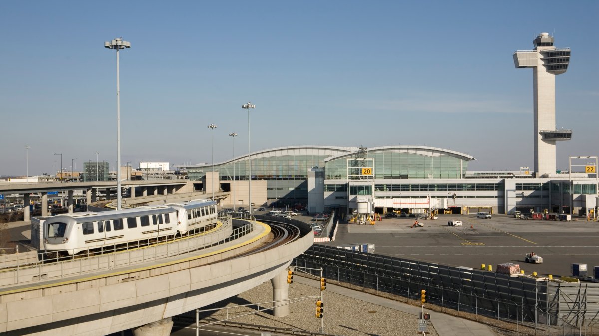 JetBlue Flight hits plane at JFK 2nd unusual incident in