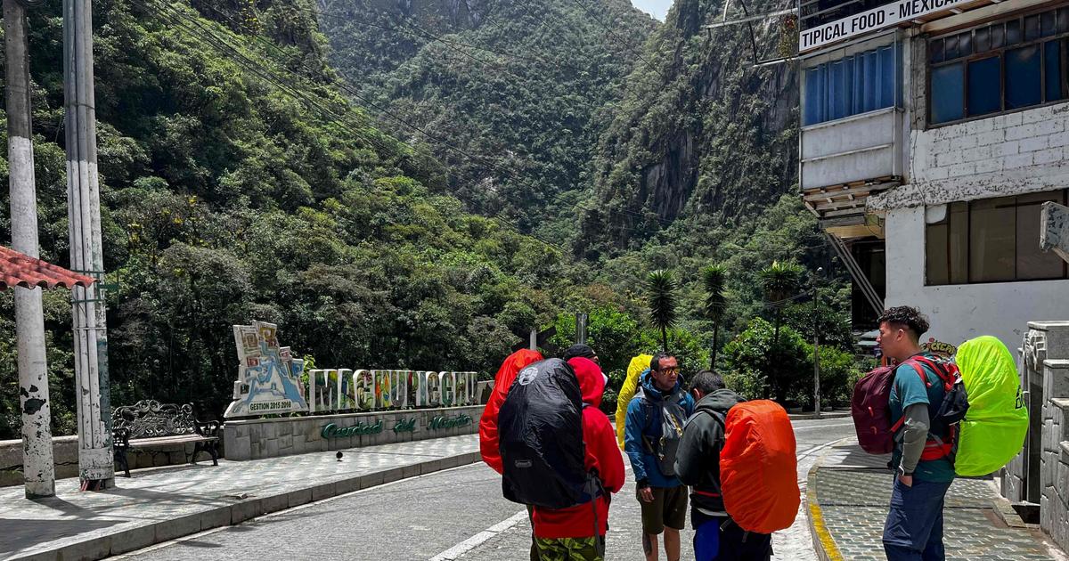 Riots in Peru 418 tourists stranded in Machu Picchu evacuated
