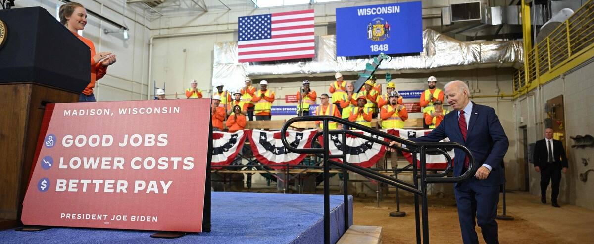 Biden meets workers to build on congressional speech momentum