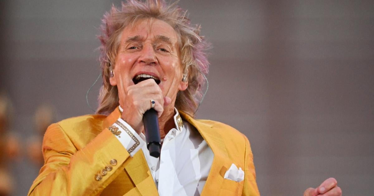 Rod Stewart paid for hospital exams for patients