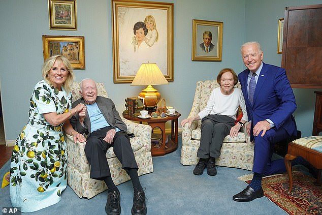 Biden said Jimmy Carter asked him to deliver his eulogy -- above former President Jimmy Carter and former First Lady Rosalynn Carter pose for a photo with President Joe Biden and First Lady Jill Biden when the Bidens moved their home in April 2021 visited Georgia