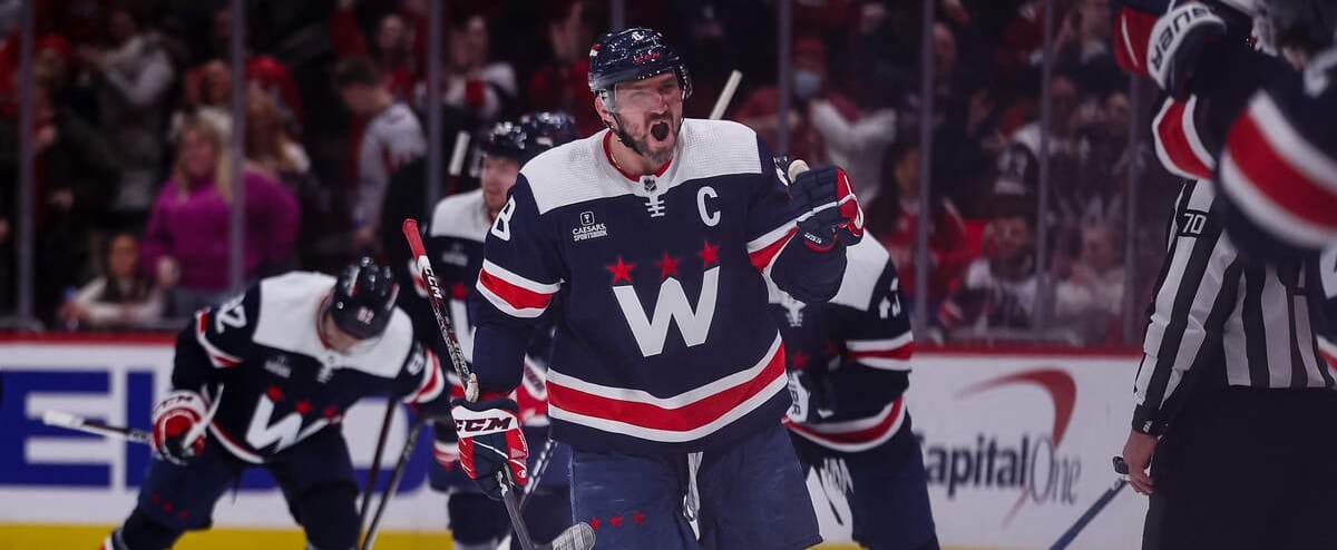 NHL Alexander Ovechkin breaks Wayne Gretzkys record