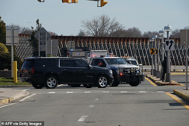 Trump's motorcade leaves LaGuardia in Queens before heading to Manhattan