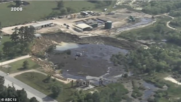 The Daisetta sinkhole in 2008 after growing from a 20 foot hole to a 900 foot crater