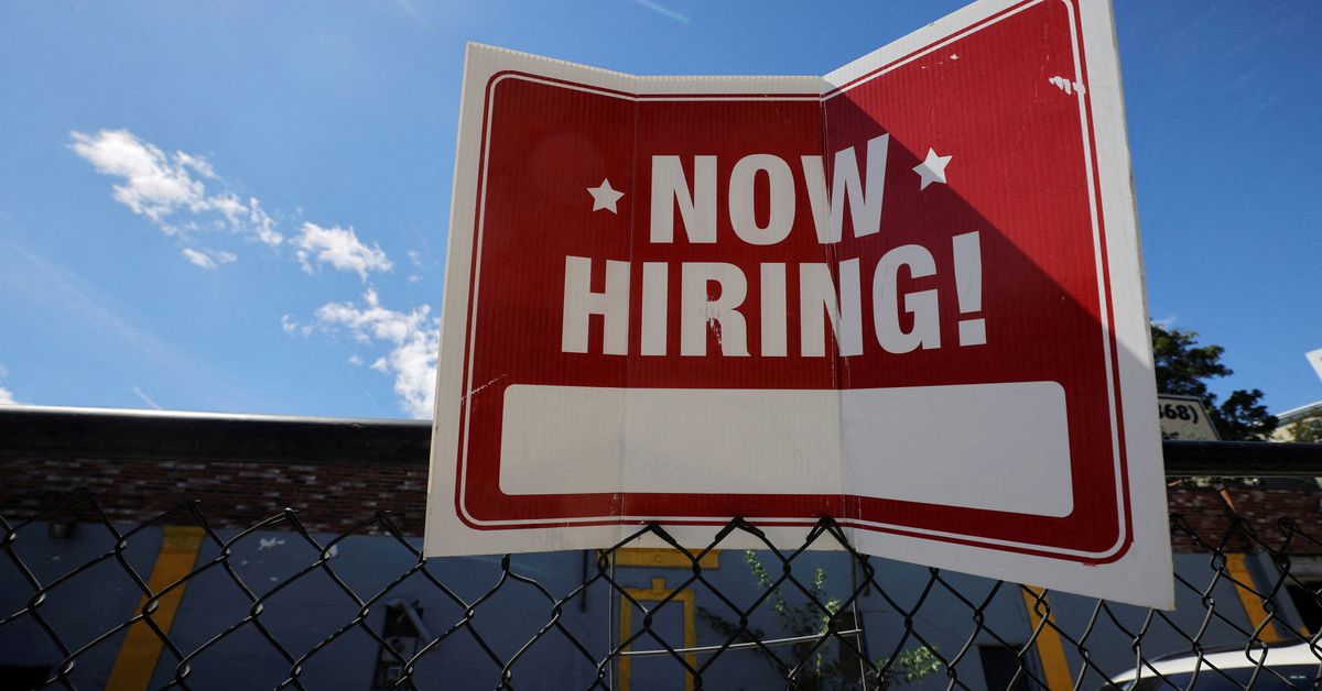 US job growth strong in March Unemployment rate falls to