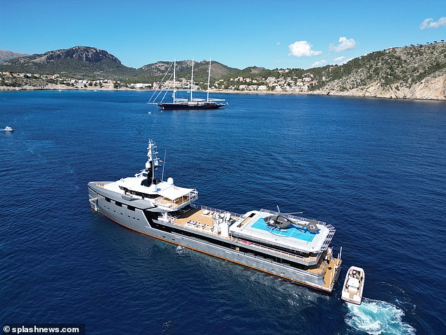 1687635274 402 Ex Google CEO Eric Schmidt wins 676m Alfa Nero superyacht after