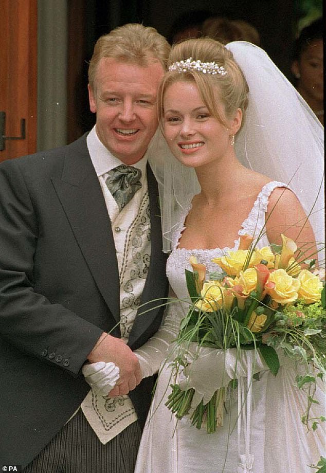 Inside Les Dennis And Amanda Holdens Doomed Marriage How The Strictly Stars Shocking 18 Year
