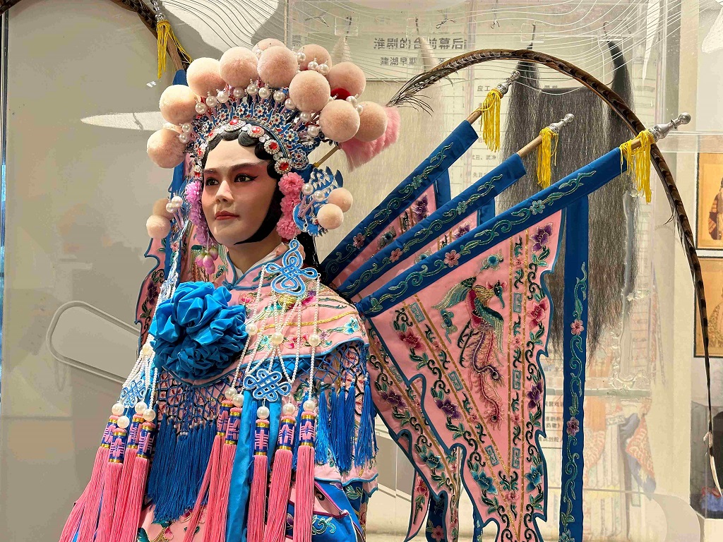 1695579036 Local culture tourism and the Huai Opera in China photos