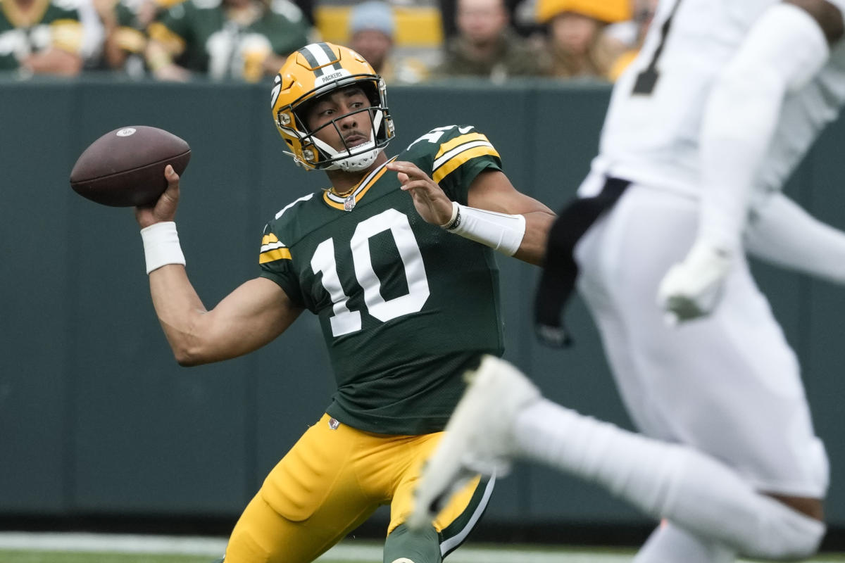 1695589471 Jordan Love lifts the Packers from a 17 0 fourth quarter hole