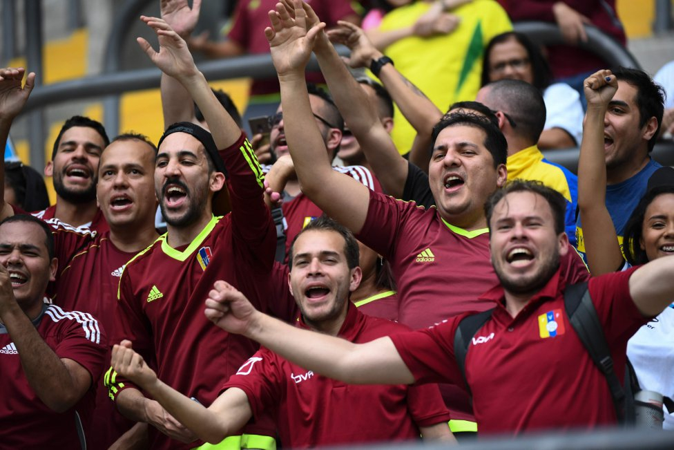 La Vinotinto Why does Venezuela play with this shirt color