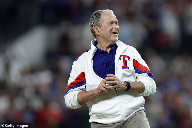 Bush – America's 43rd President – ​​threw out the ceremonial first pitch in Game 1 of the Word Series