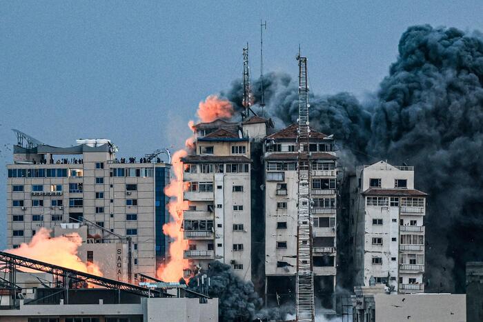 Hamas attacks Israel over 150 dead and 50 hostages Netanyahu