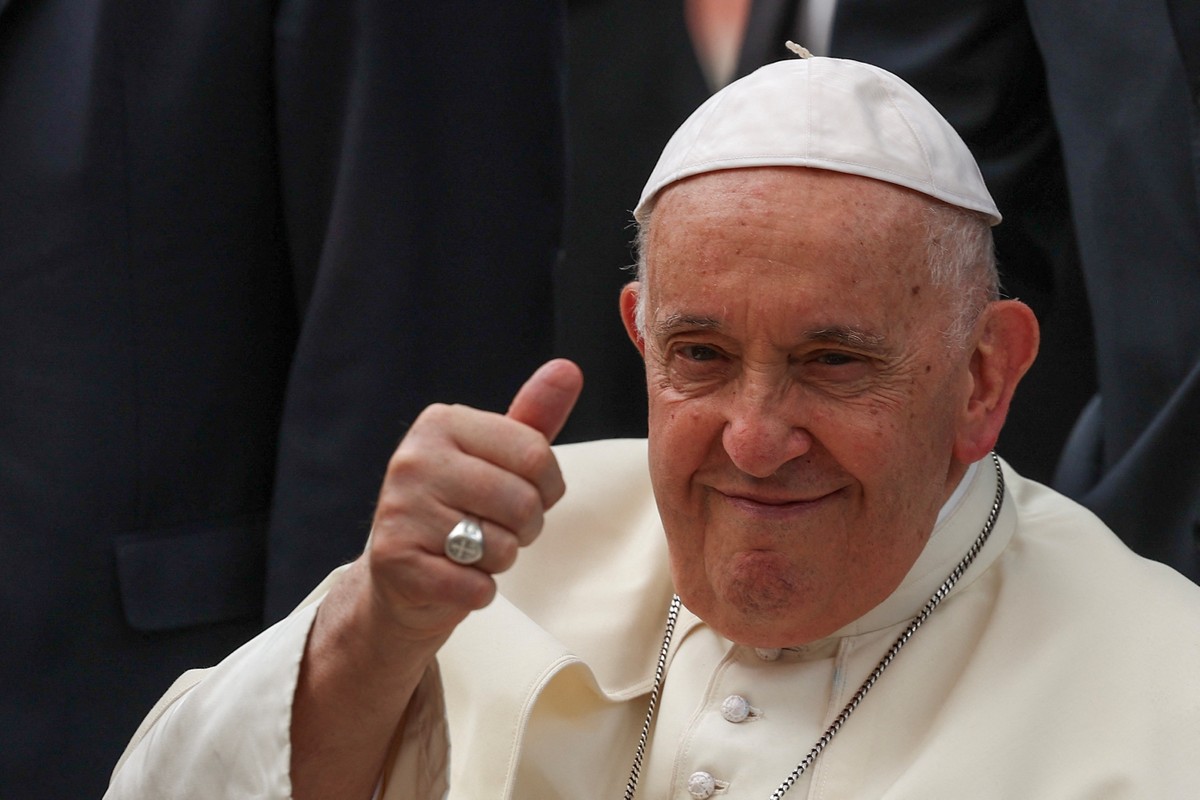 Pope Francis proposes the possibility of blessings for samesex couples