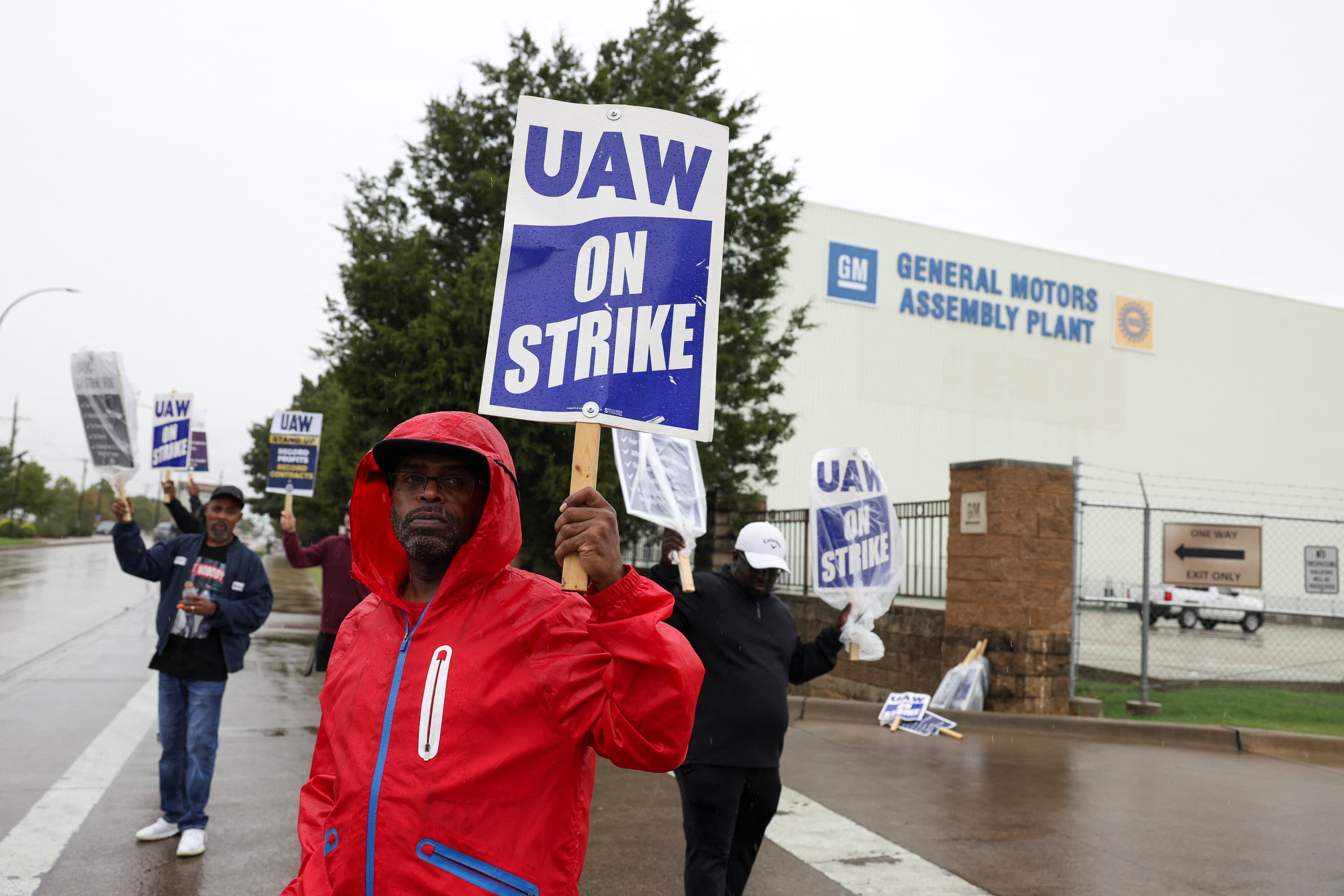 UAW Expected To Announce Tentative Agreement With Stellantis To End