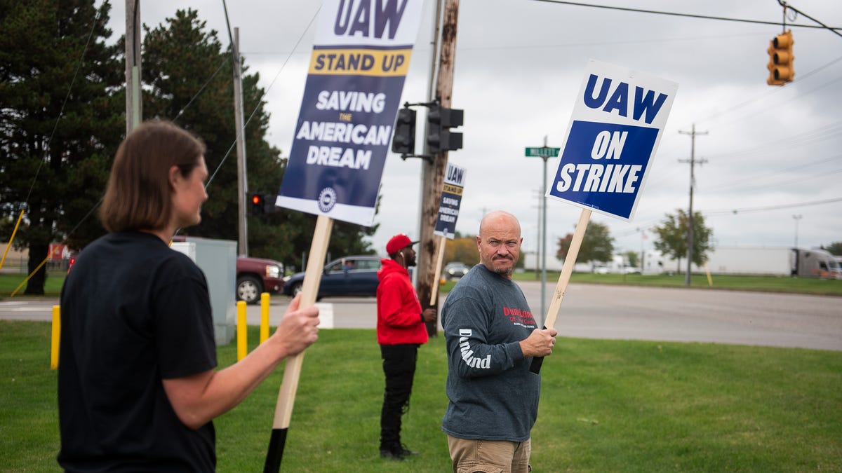 UAW strike day 20 Ford lays off 400 workers in