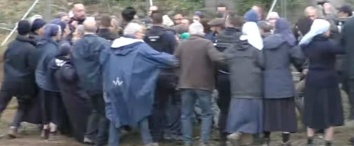 Violent demonstration in France A nun attacks an environmental activist