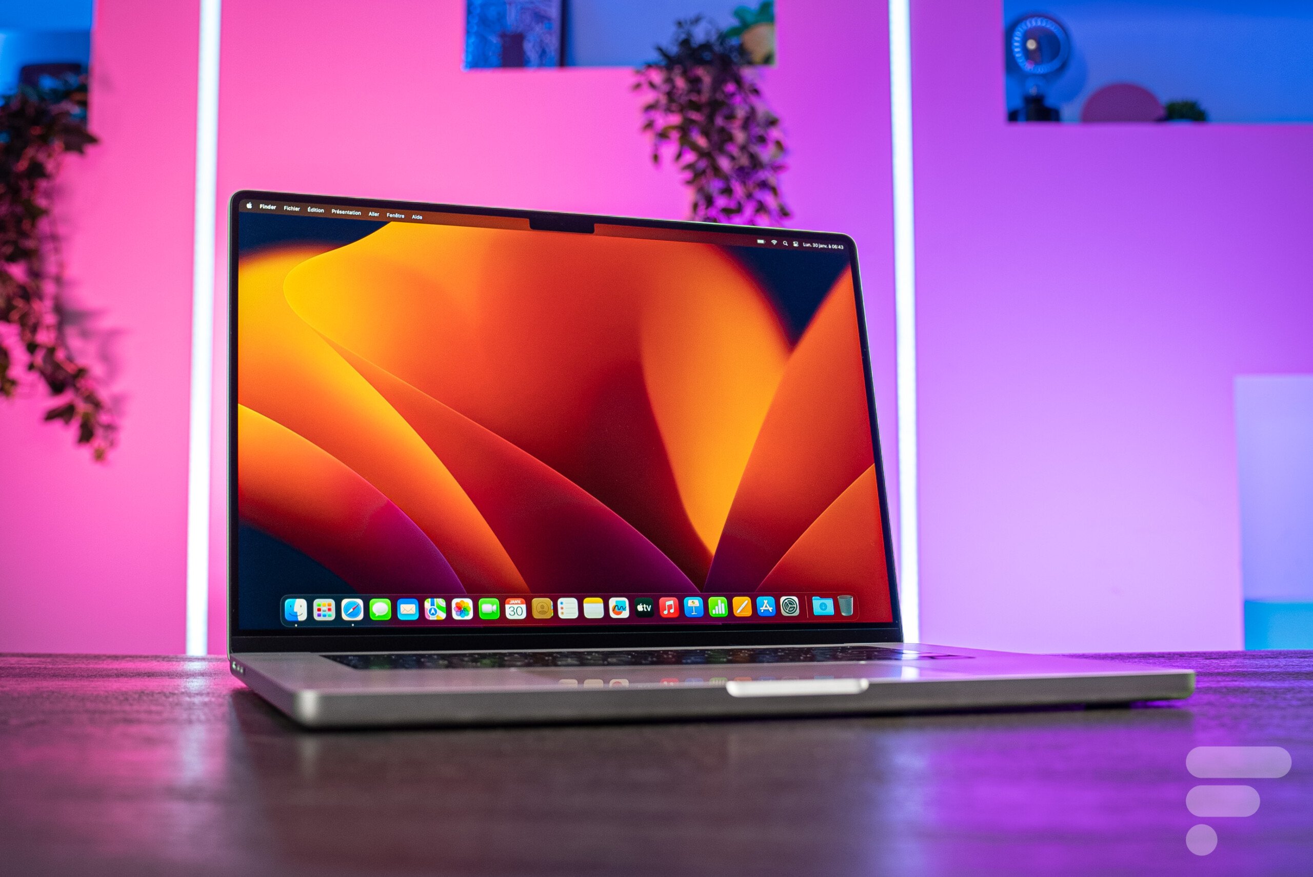 for-apple-8gb-of-ram-on-a-macbook-pro-frandroid-is-more-than