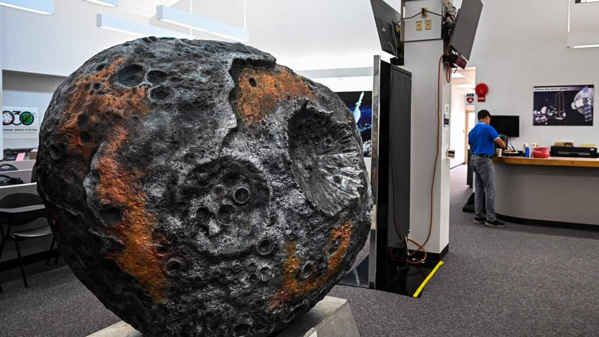 5 asteroids that will pass close to Earth by the