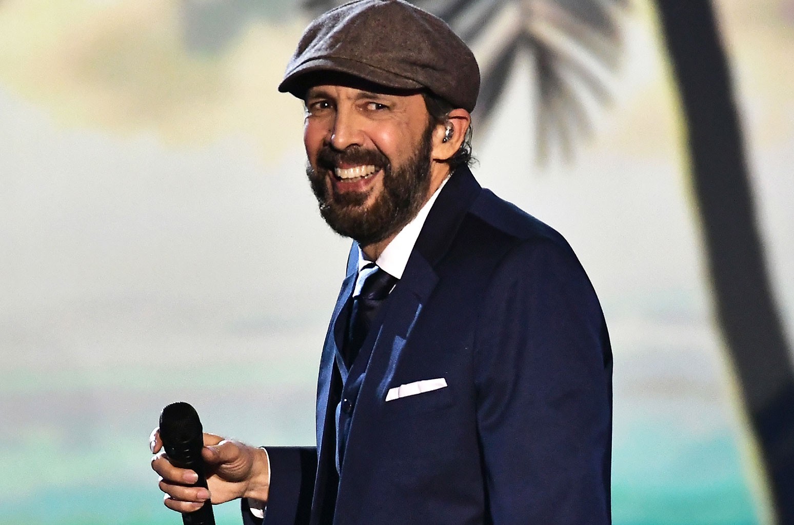 Juan Luis Guerra releases his new EP quotRadio Guiraquot N