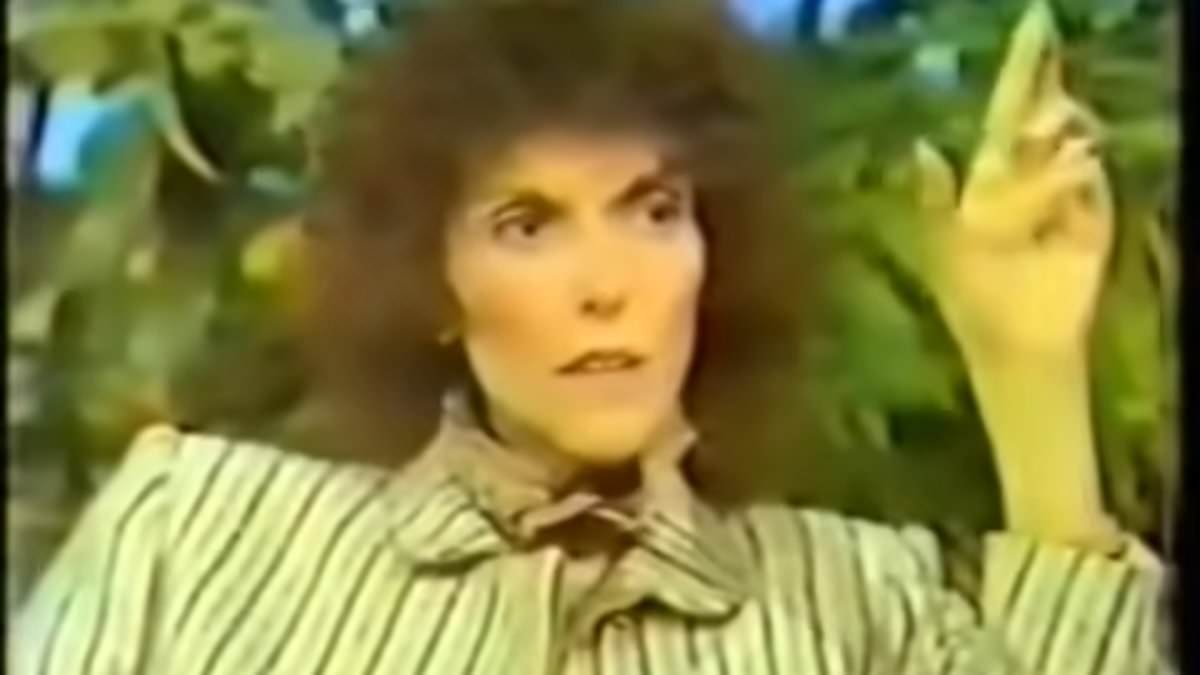 Karen Carpenter lost weight to 37 pounds while battling