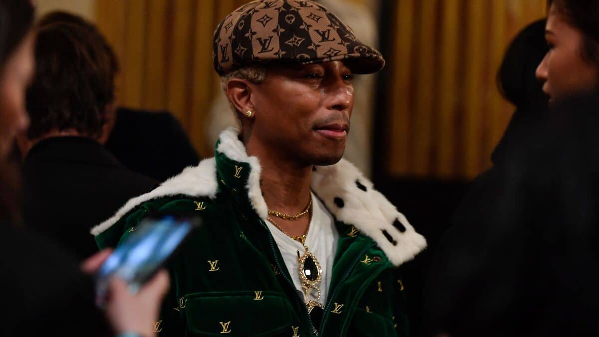 Pharrell Williams criticized for his crocodile leather handbag – TVA