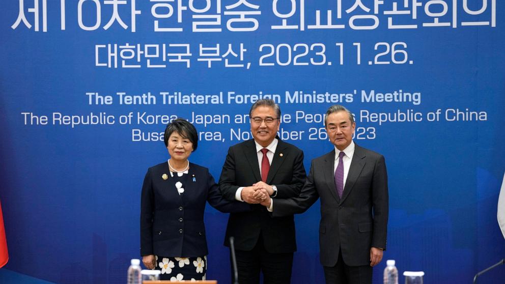 South Korea Japan and China agree to resume trilateral leaders