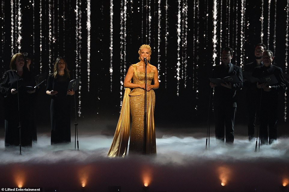 Dressed in an elegant gold dress, Hannah Waddingham also delivered a stunning performance, receiving universal praise from viewers