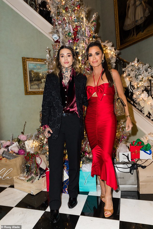 Kyle Richards Takes Rumored Lover Morgan Wade To Kathy Hiltons Christmas Partywhere They
