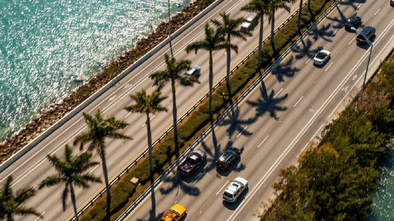 1704450059 How to navigate the streets and beaches of Miami for