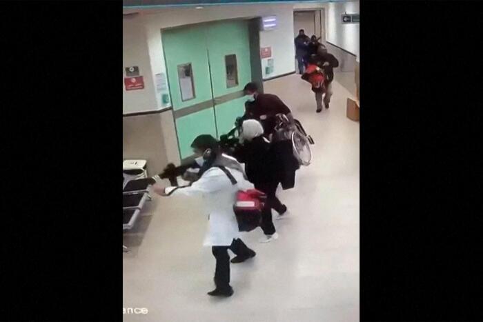 1706619984 Israeli attack on a hospital in Jenin Military men dressed