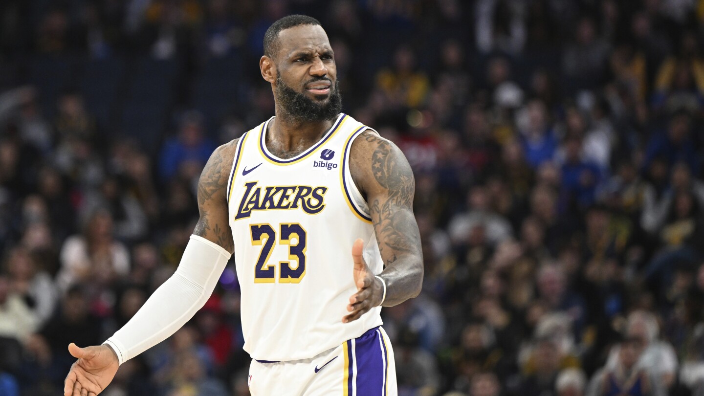 James beats Curry with a triple double as the Lakers win.com2F7b2F702F1bcba64b0a1808c75ccca446af462Fdf9db759b06141fc95a1e308ae7de997