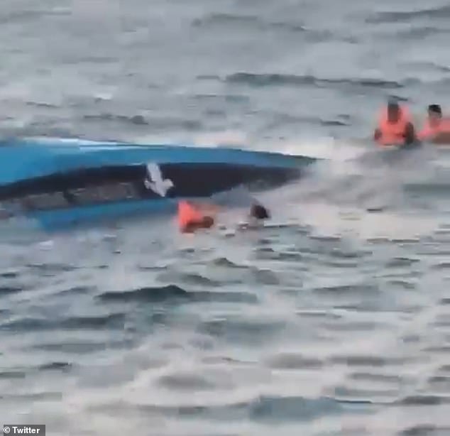 Quintana Roo's attorney general said the boat capsized shortly afterwards "A wave is said to have caused people to move from place to place" and that the extra weight on one side of the ship caused “water to enter through the bow and cause the boat, which was carrying a total of 19 people, to sink.”