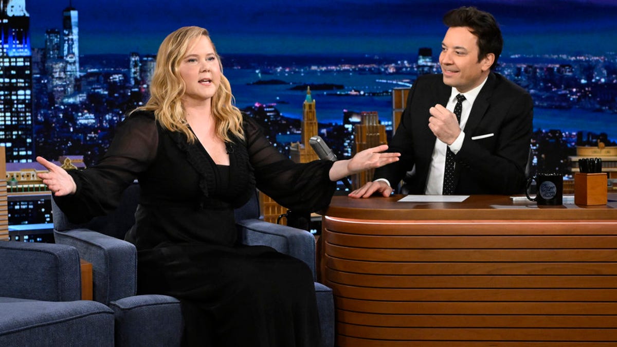 Amy Schumer defends herself against comments about a puffy face