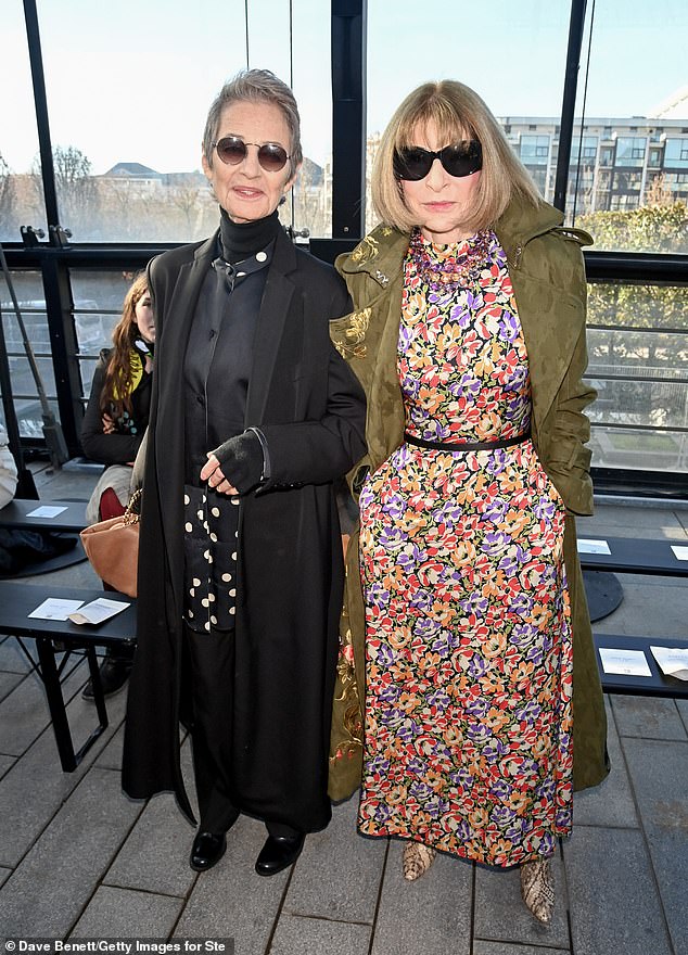 Anna posed with actress Charlotte Rampling, who wore a black outfit