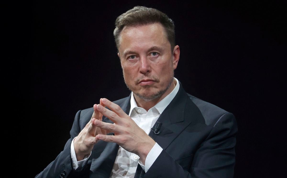 1709606546 Former Twitter bosses sue Elon Musk demanding 129 million in