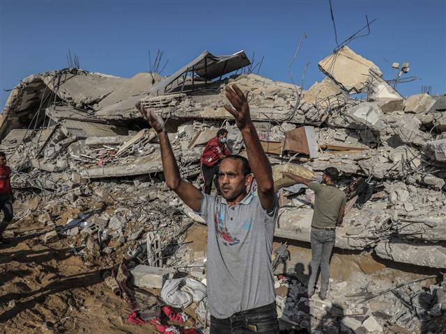 More than 30600 dead in Gaza from Israeli attacks •