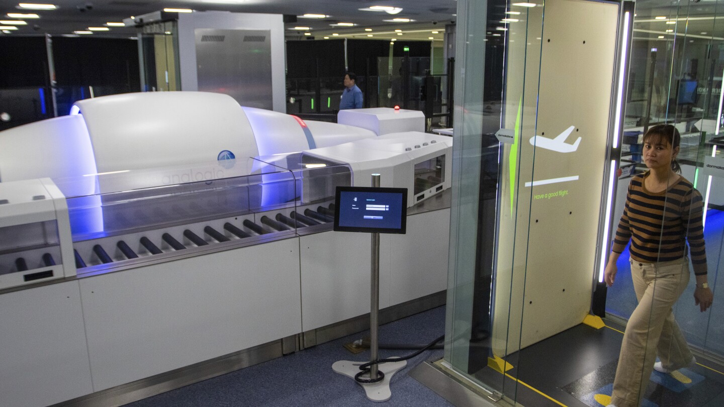 TSA unveils self check lanes for passengers at Vegas airport as.com2Fb22Fea2Fc0ad740c0835636a0b1513fb0bf92F29dfb0d4332f4c1c83bde4b2853e4dcd